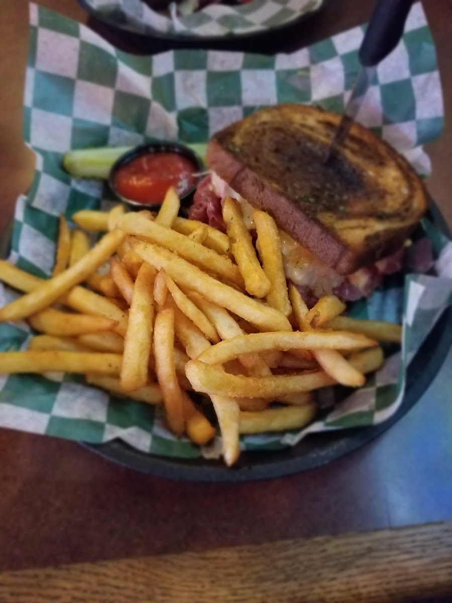 Magillycuddy's-5